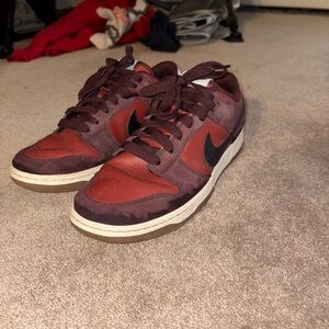Nike Men's Maroon and Red Sneakers